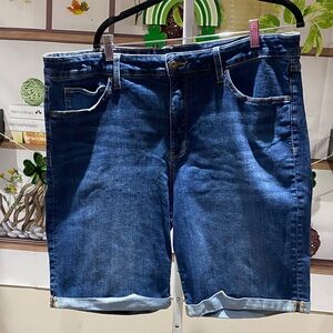 Blue Denim Shorts size 20. Waist 21. Rise 13. Length is 11.
